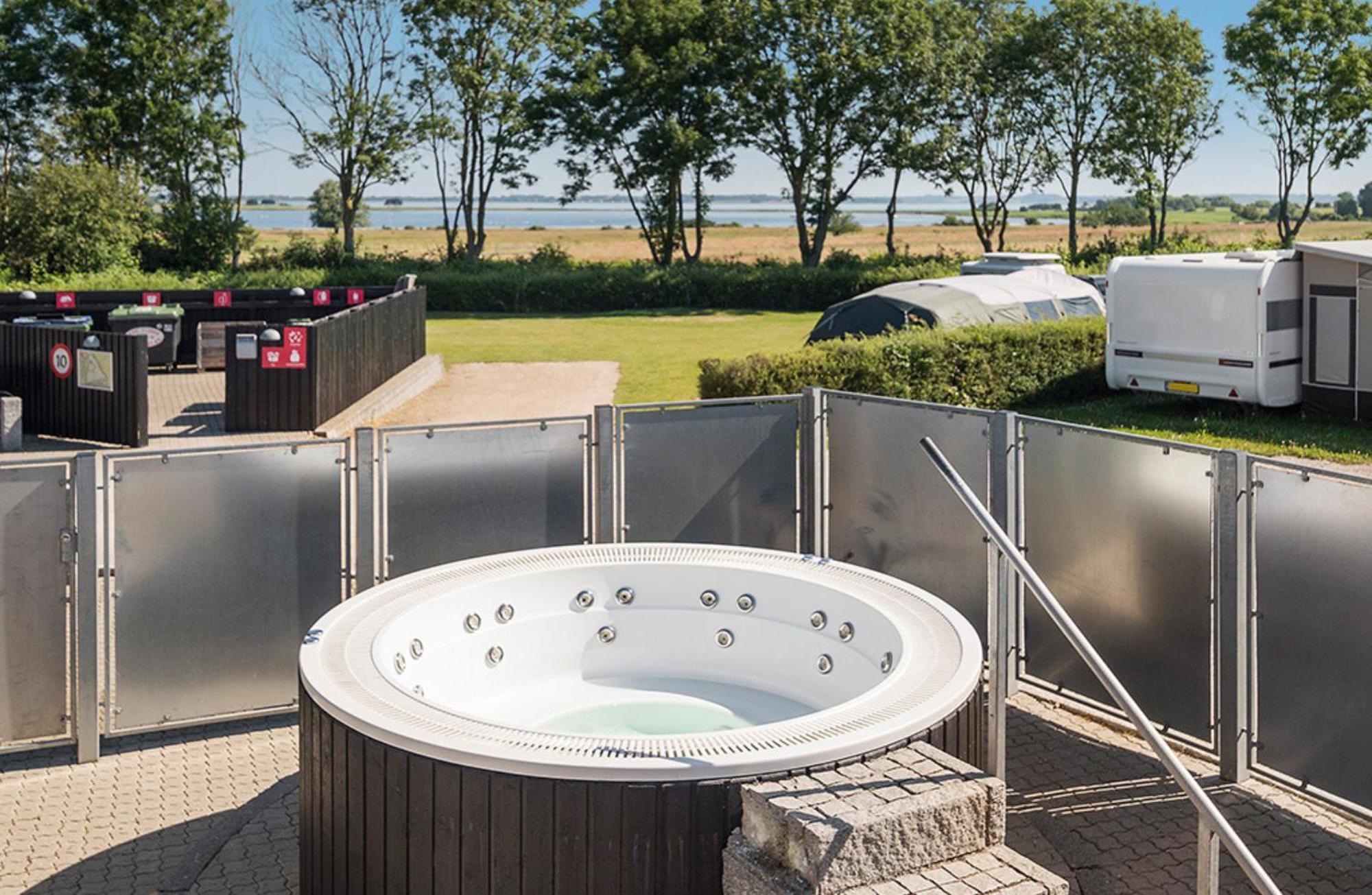 CampOne Holbæk Fjord Hotell Eksteriør bilde